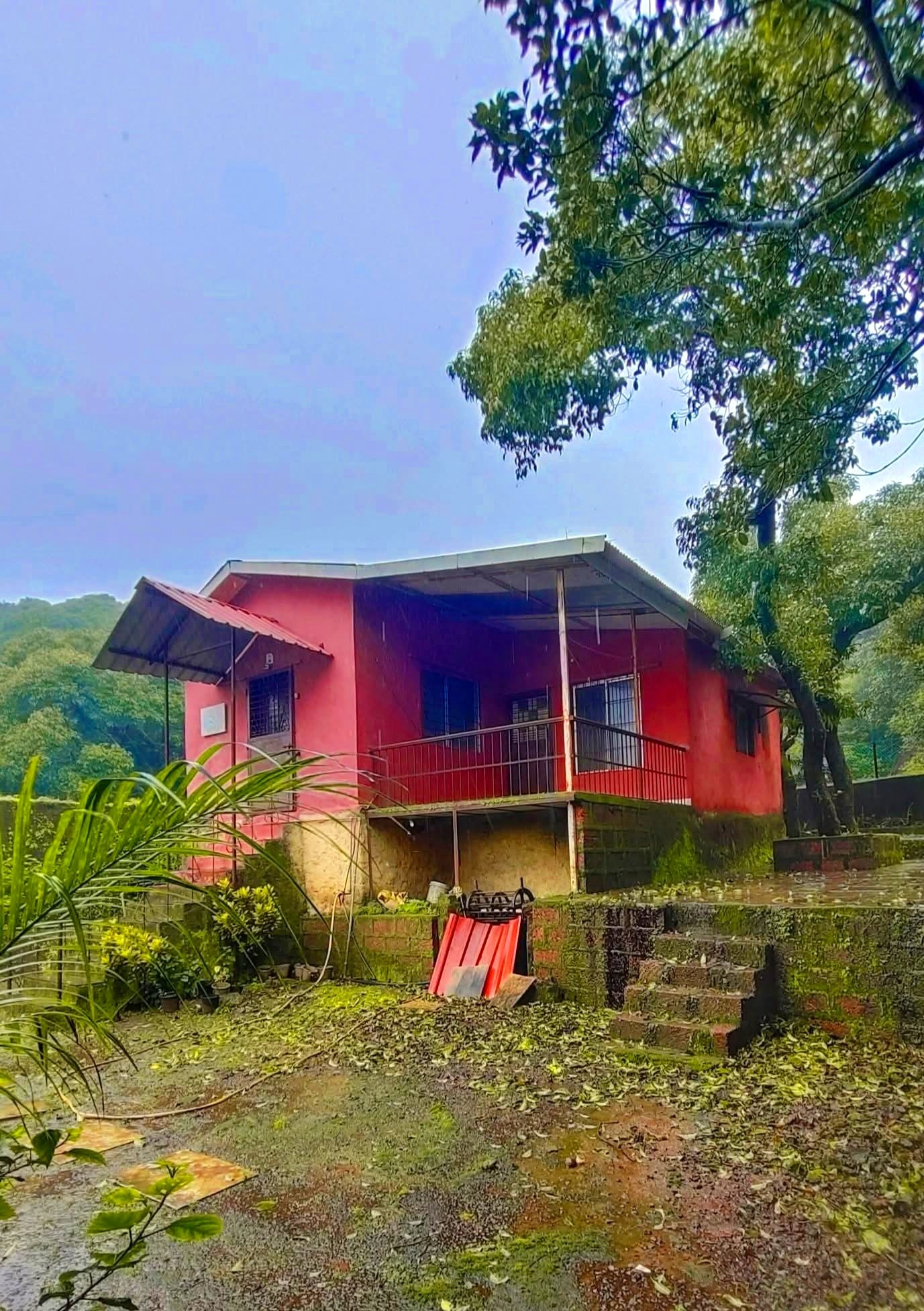 Mahabaleshwar - 2700 SQFT Plot with 2 BHK Bungalow for Sale