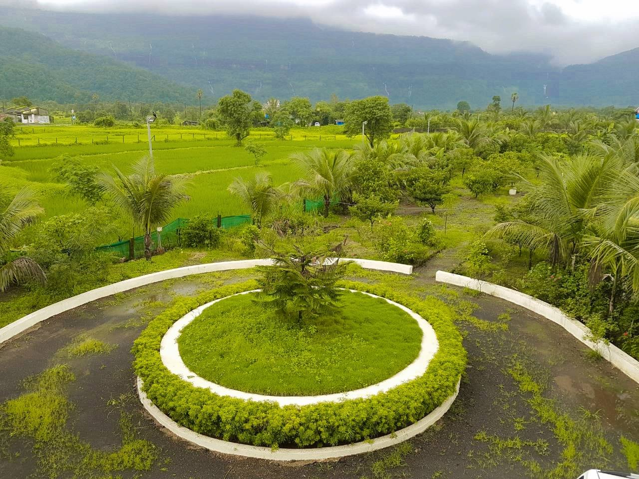 Karjat - 20 Gunthe Farmhouse with Bungalow